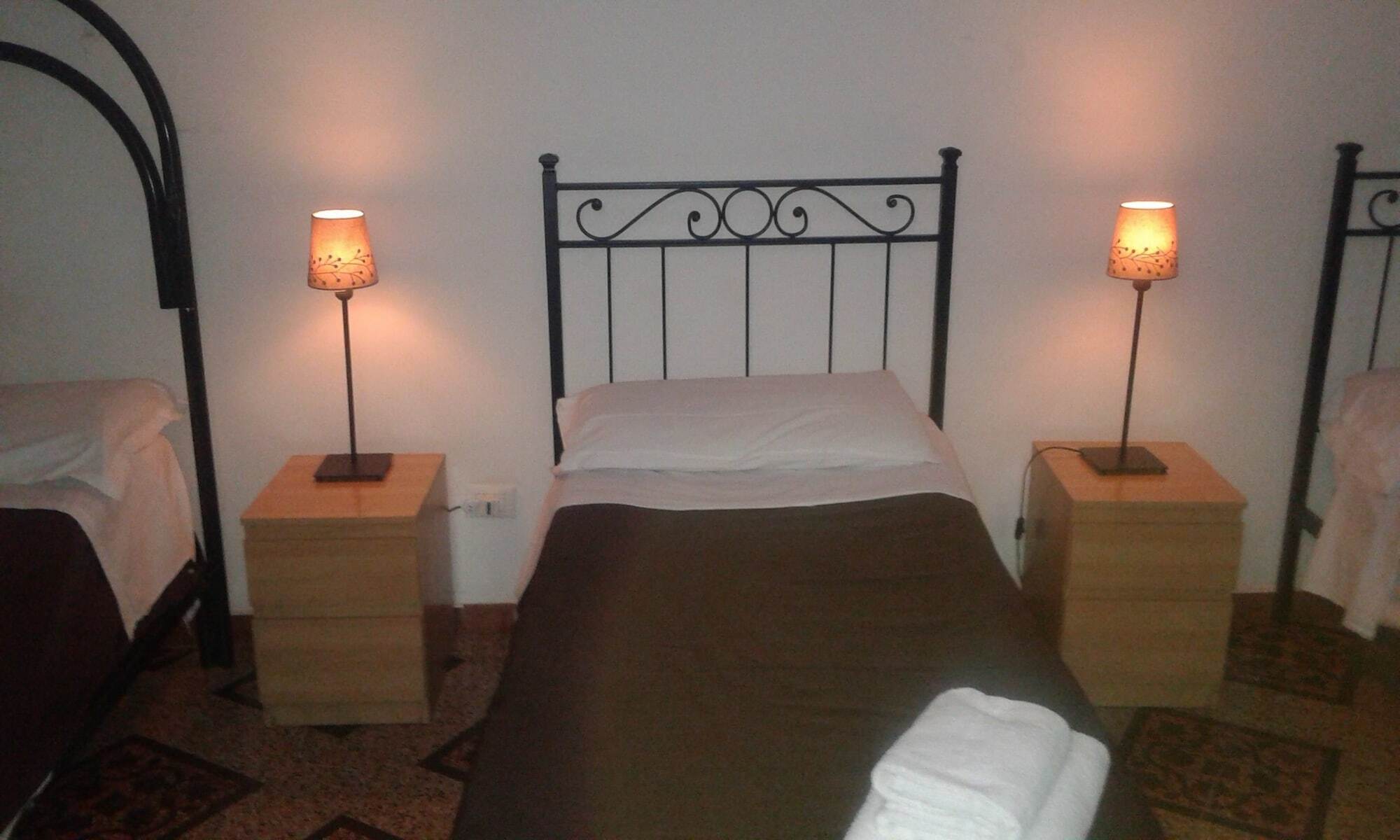 Hostel Castello Maggiore Рим Экстерьер фото