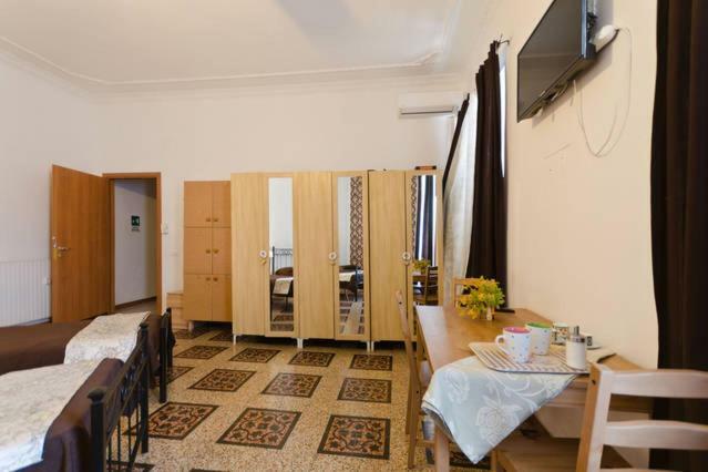 Hostel Castello Maggiore Рим Экстерьер фото